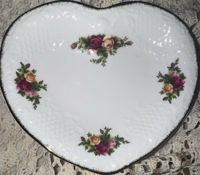 Royal Albert Old Country Roses Heart Shaped Bone China Plate England 1962