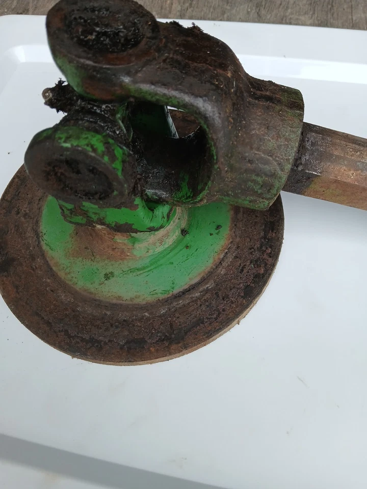 John Deere 1209 Haybine nudillo y eje OEM usado Foto 3 de 4