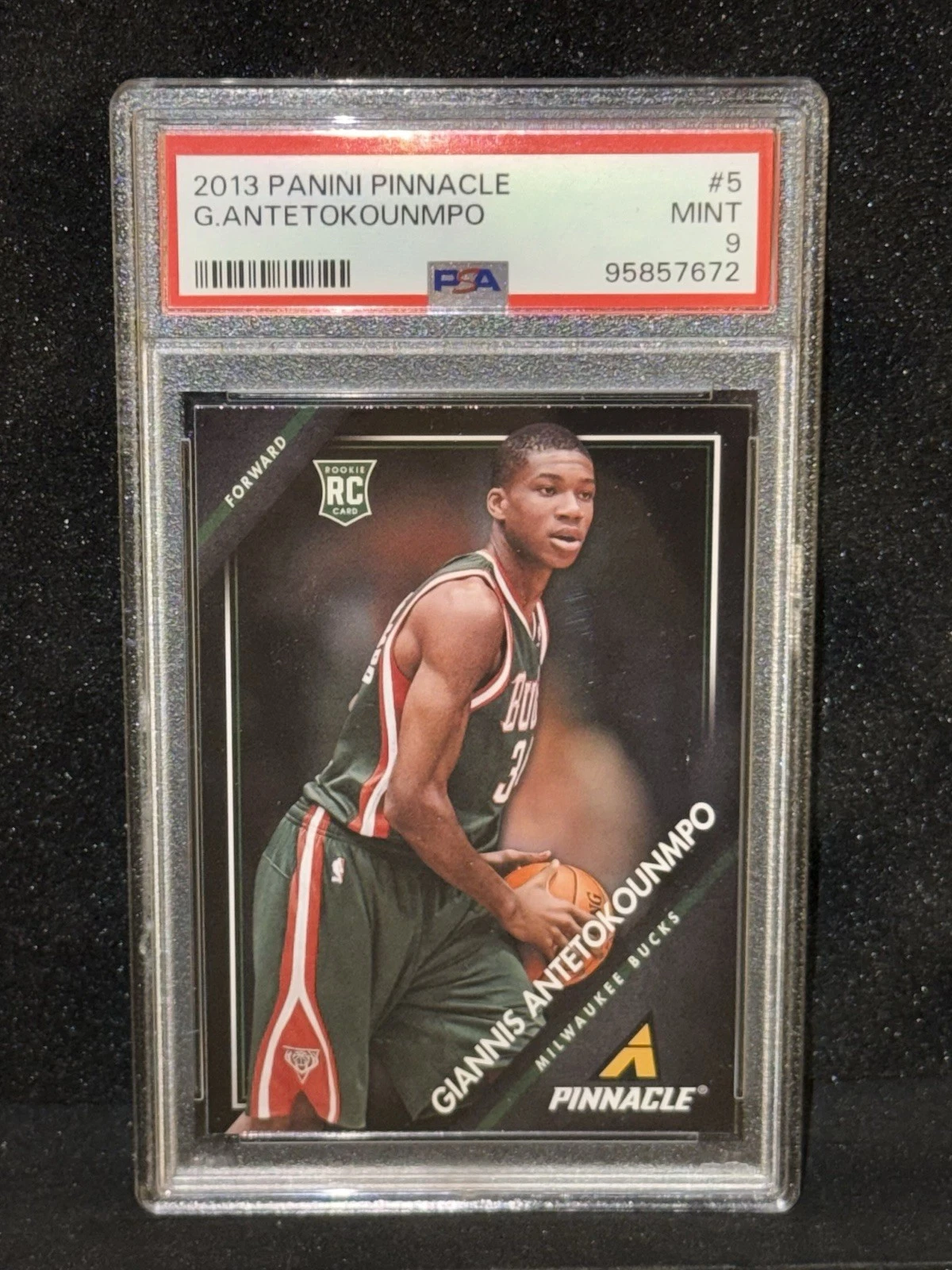 Giannis Antetokounmpo trading card