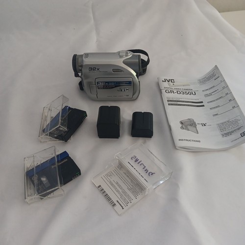 JVC GR-D350U Mini-DV Digital Video Camera Camcorder 32x Optical Zoom
