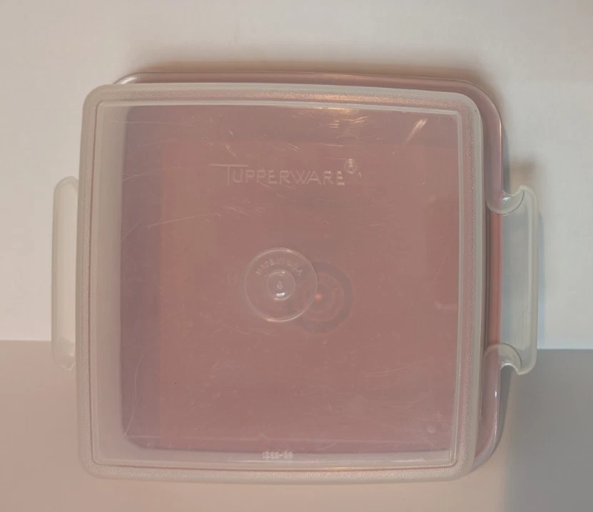 Guardián de sándwiches Tupperware cuadrado con tapa de color malva # 1362-22 Foto 4 de 4