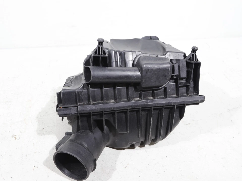 2016 - 2019 BMW X1 F48 2.0L ENGINE AIR CLEANER INTAKE W/ FILTER HOUSING BOX OEM - Image 3 of 4