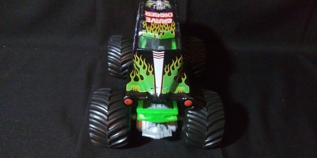 giant grave digger monster truck