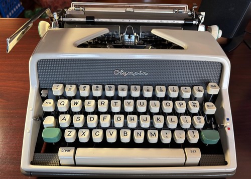 Olympia SM7: Piastra nuova, ottime condizioni MA necessita di risoluzione dei problemi (LEGGI SOTTO) - Foto 1 di 16