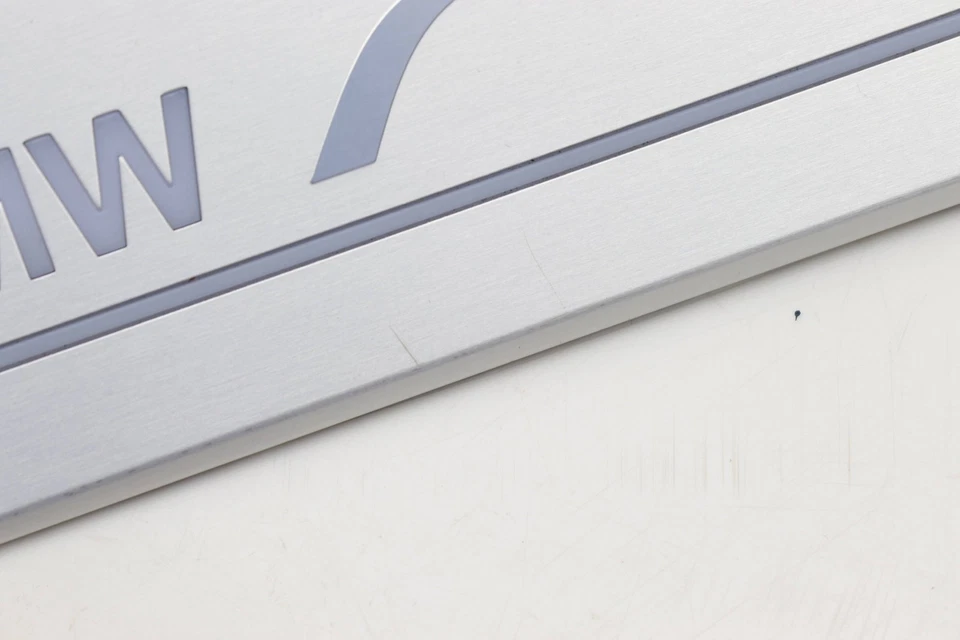 BMW 750LI XDRIVE 2016-2019 - umbral de puerta delantero / placa de desgaste / barra de luz (BMW) Foto 2 de 4