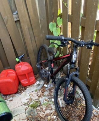 Mongoose 26in Mountain Bike Front Suspension Mechanical Disc Brakes Black/Red