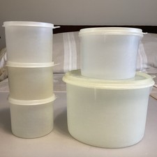 5 Vintage Tupperware Containers 3 of 250, 1 of 263, 1 of 266 With Lids