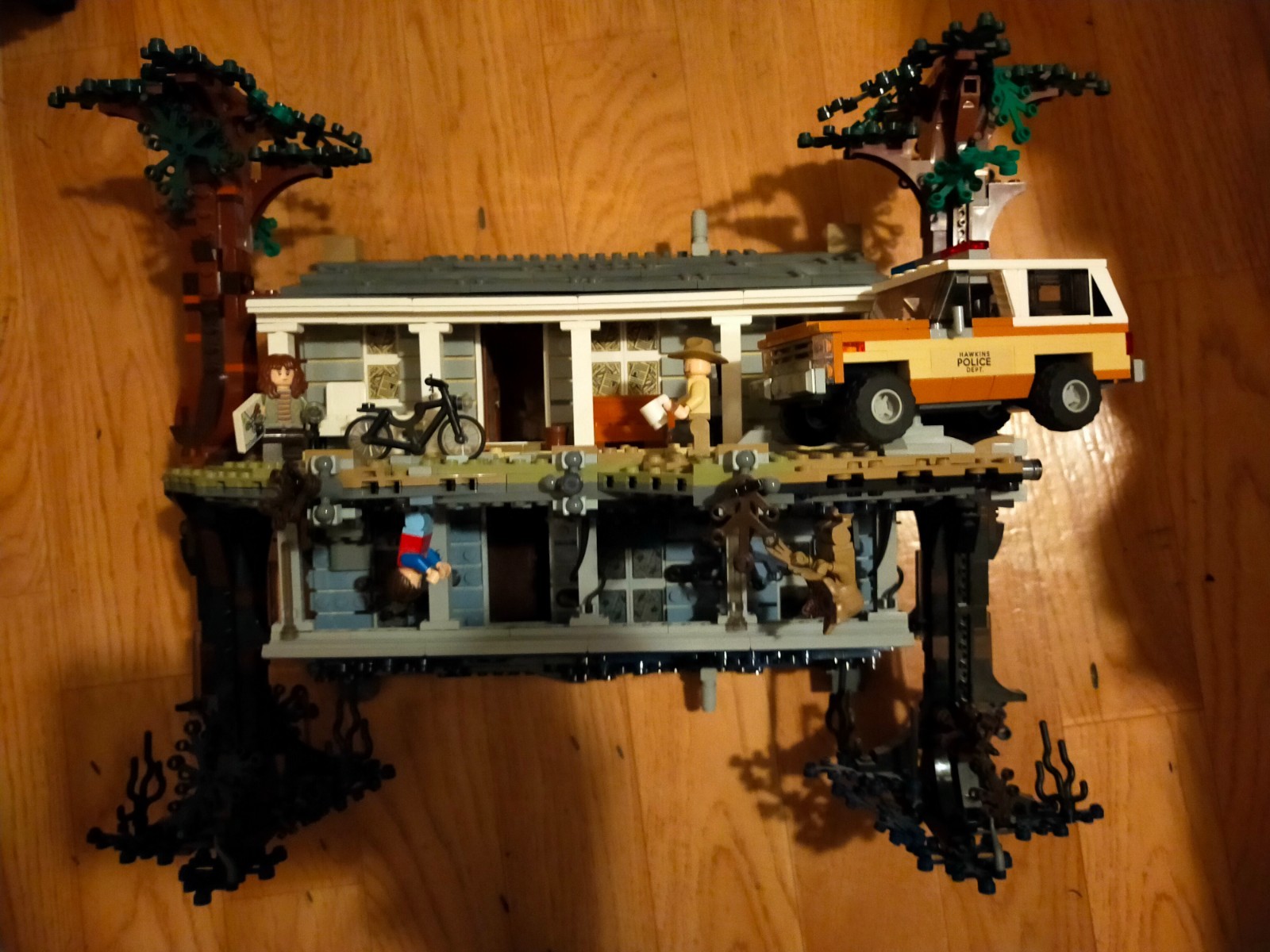 LEGO Stranger Things Die andere Seite (The Upside Down) 75810
