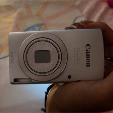 Canon PowerShot ELPH 160 Silver 8x Optical Zoom Built-in Flash Digital Camera