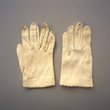 VTG Women s Ivory leather Wrist Length Gloves Solid Scalloped Edge One Size