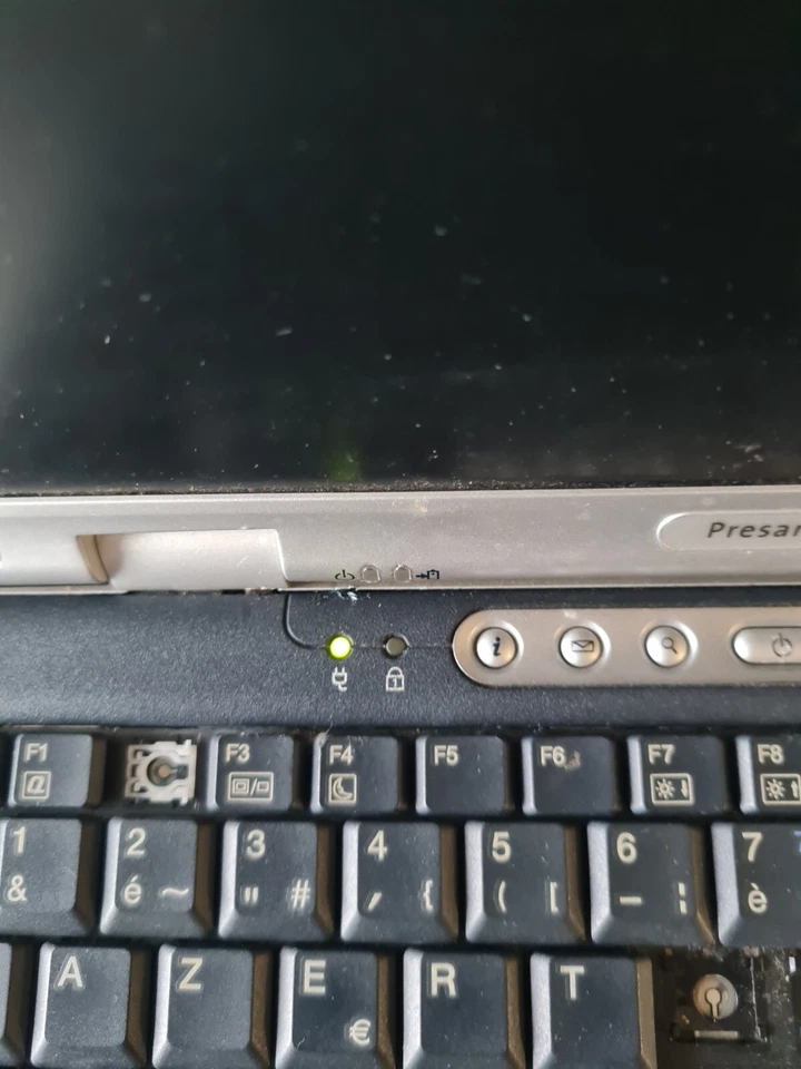 ordinateur portable HP COMPAQ PRESARIO 700 14,1" WINDOWS XP ! POUR PIECES - Photo 3/4