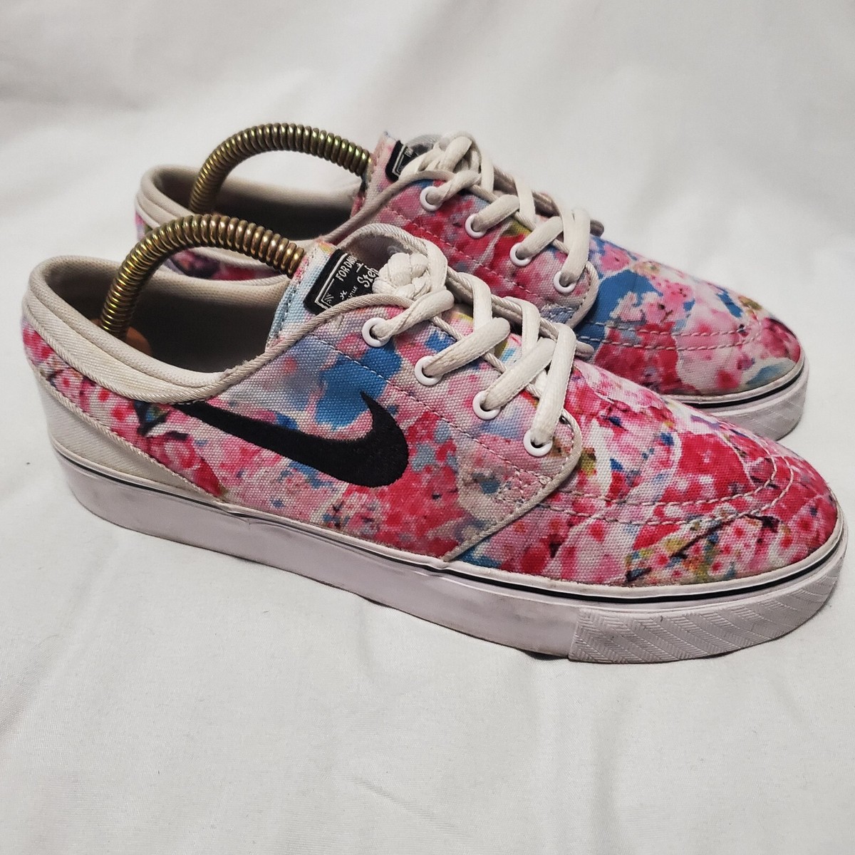 nike sb janoski cherry blossom