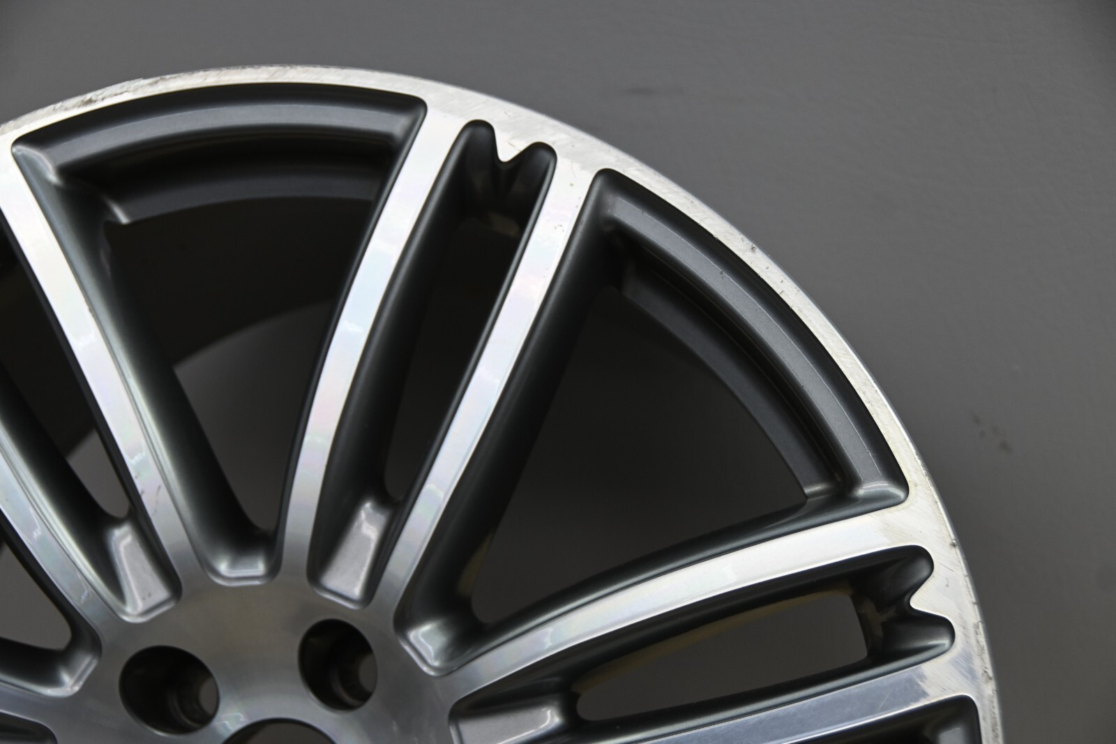 2014-2020 Maserati Ghibli 10.5x20 Rear Alloy Wheel Rim 670016860 OEM 14 15 16 17