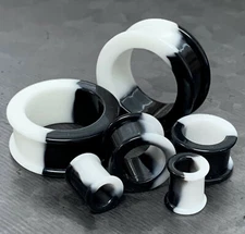 PAIR Half Black & White Silicone Tunnel Plugs Double Flare Earlets Gauges