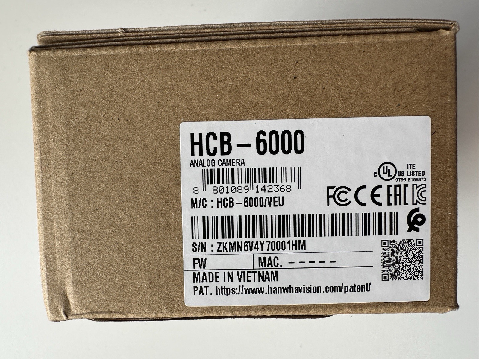 Hanwha HCB-6000 Analog HD Camera      AC Mains powered
