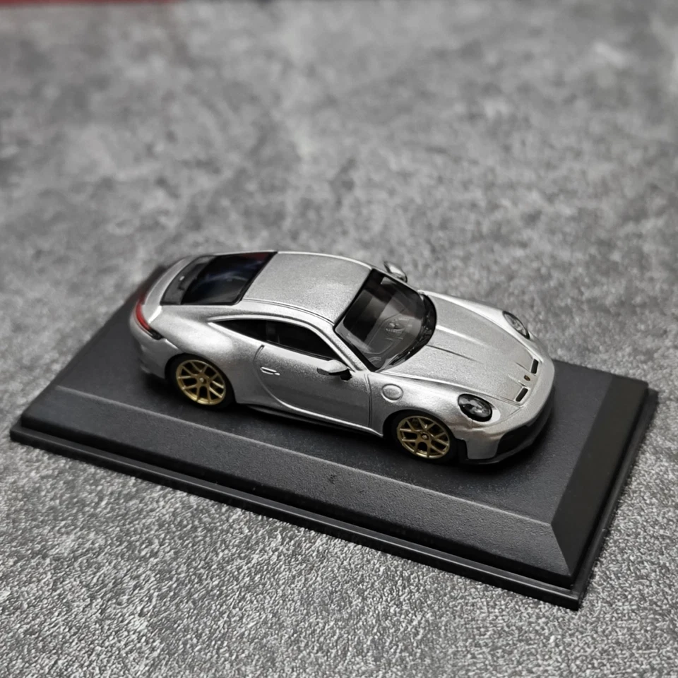 1:64 Porsche 911 (992.2) GT3 Touring Silver Alloy Model Car - Highly Detailed - Image 4 of 4