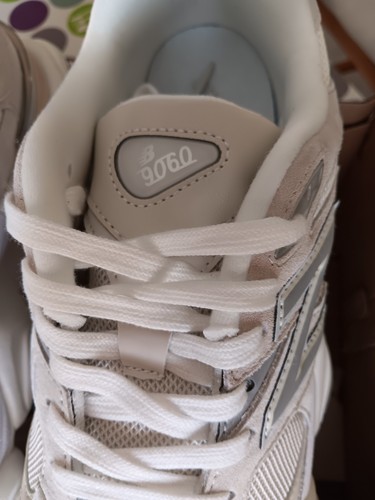New Balance 9060 Uomo Donna Scarpe Sneaker Beige Running Limited - Foto 6 di 8