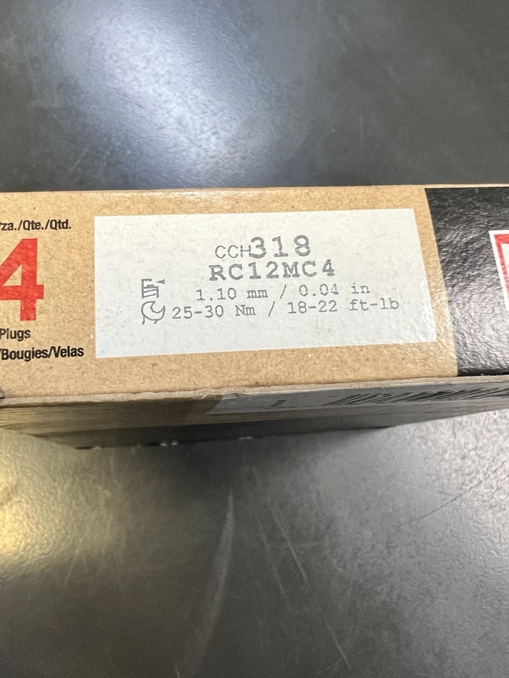 Paquete de 4 bujías de cobre Champion para Jeep Compass L4-2,4 L 2007-2017 Foto 4 de 4