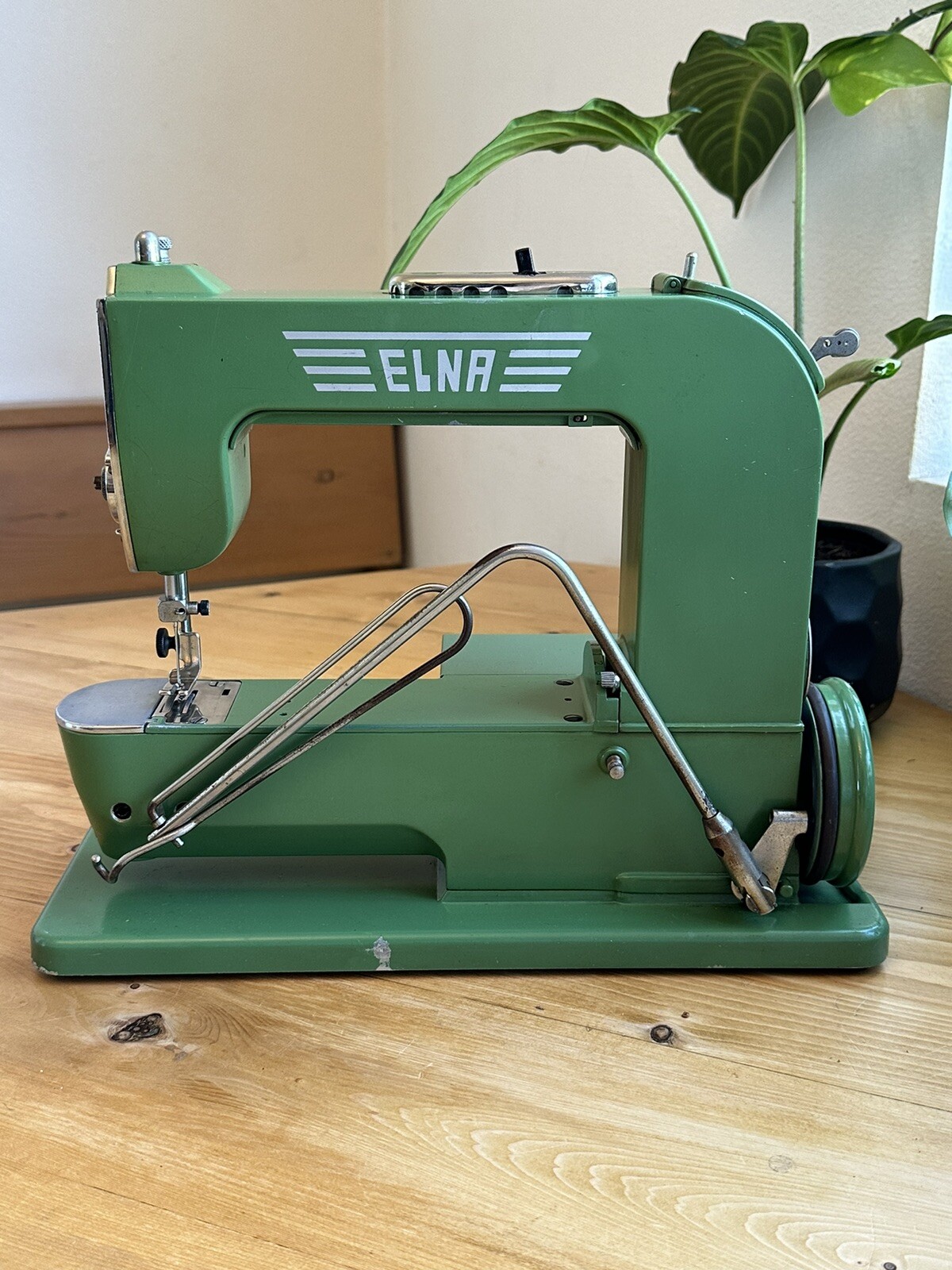 Vintage 1946 ELNA Sewing Machine With Case Works Excellent