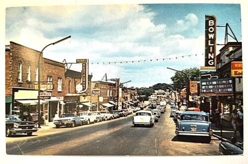 Main St. Huntsville Ontario Canada Postcard - Picture 1 of 2