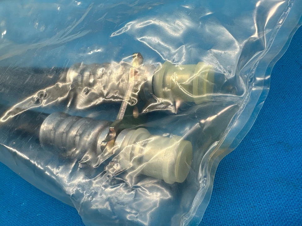 Línea de enfriador de aceite de motor Dorman 625-200 para Ford/Lincoln/Mercury 1996-2011 Foto 4 de 4