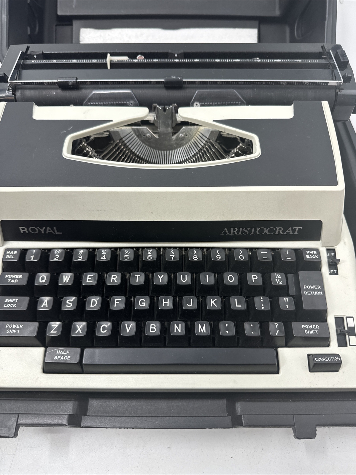 Nice Vintage Royal Aristocrat Portable Electric Typewriter With Case nice-vintage-royal-aristocrat-portable-electric-typewriter-with-case