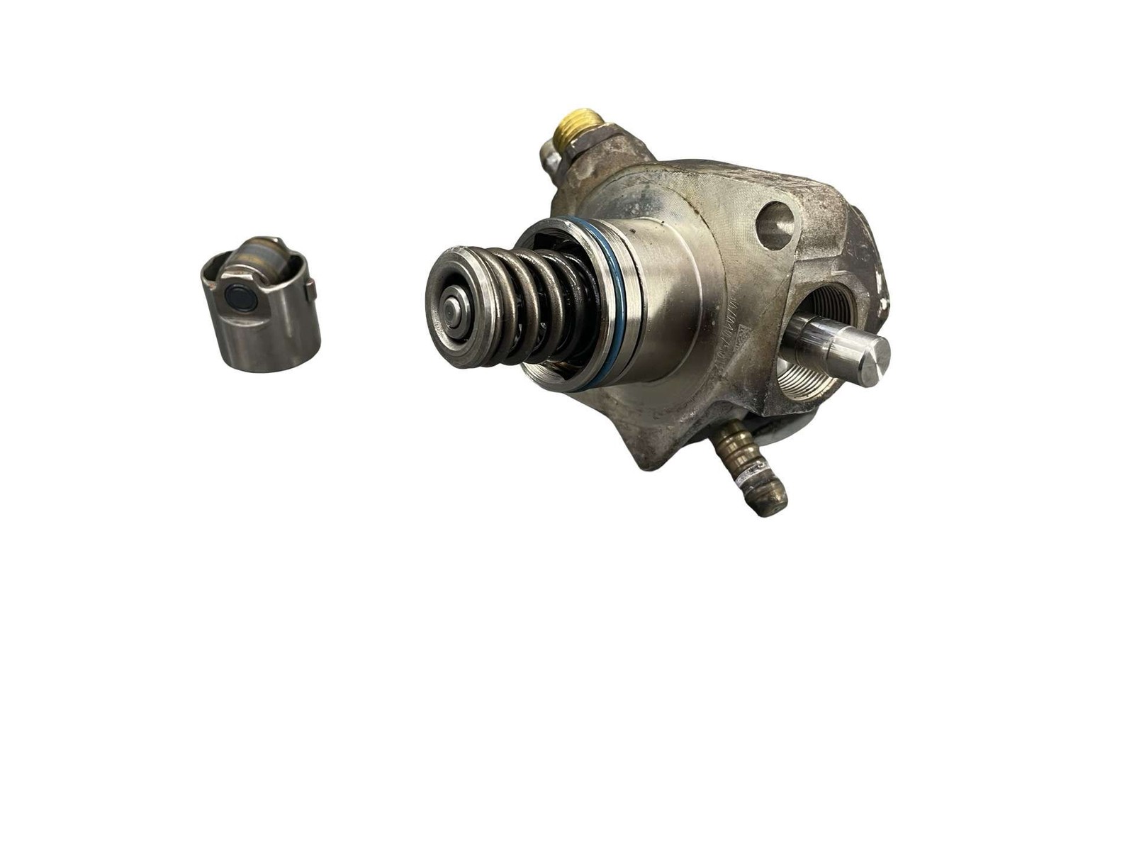 Lamborghini Huracan Left High pressure fuel pump