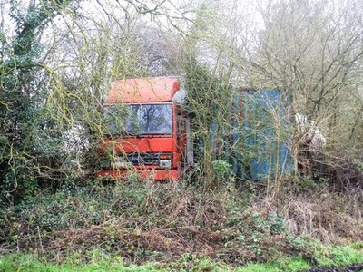 Photo A2 Not moving soon Cuckold's Green/ST9857 This elderly vehicle se c2017