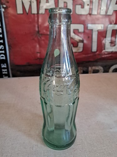 Vintage Rare LIHUE TH Coca-Cola 6oz Embossed Hawaiian Crown Top Soda Bottle - Afbeelding 1 van 8