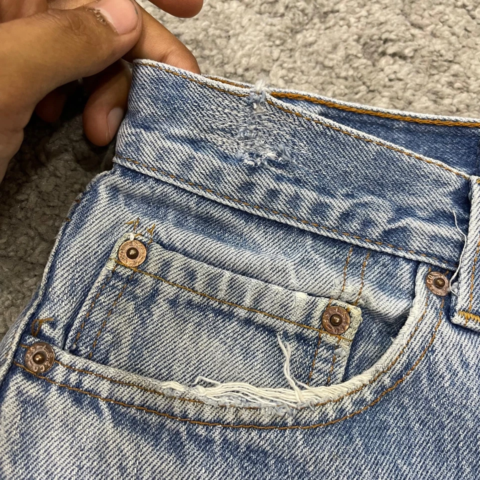 Pantalones Cortos Vintage Años 90 Levi’s 501 Jeans Real 33x5 Corte EE. UU. Foto 4 de 4