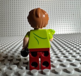 LEGO SCOOBY DOO -- SHAGGY ROGERS MINIFIGURE WITH FLASHLIGHT & JEWEL 75902 75904