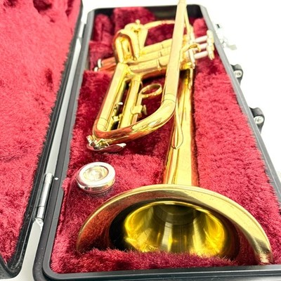 YAMAHA YTR-2310 Trumpet with Hard Case Mouthpiece Musical