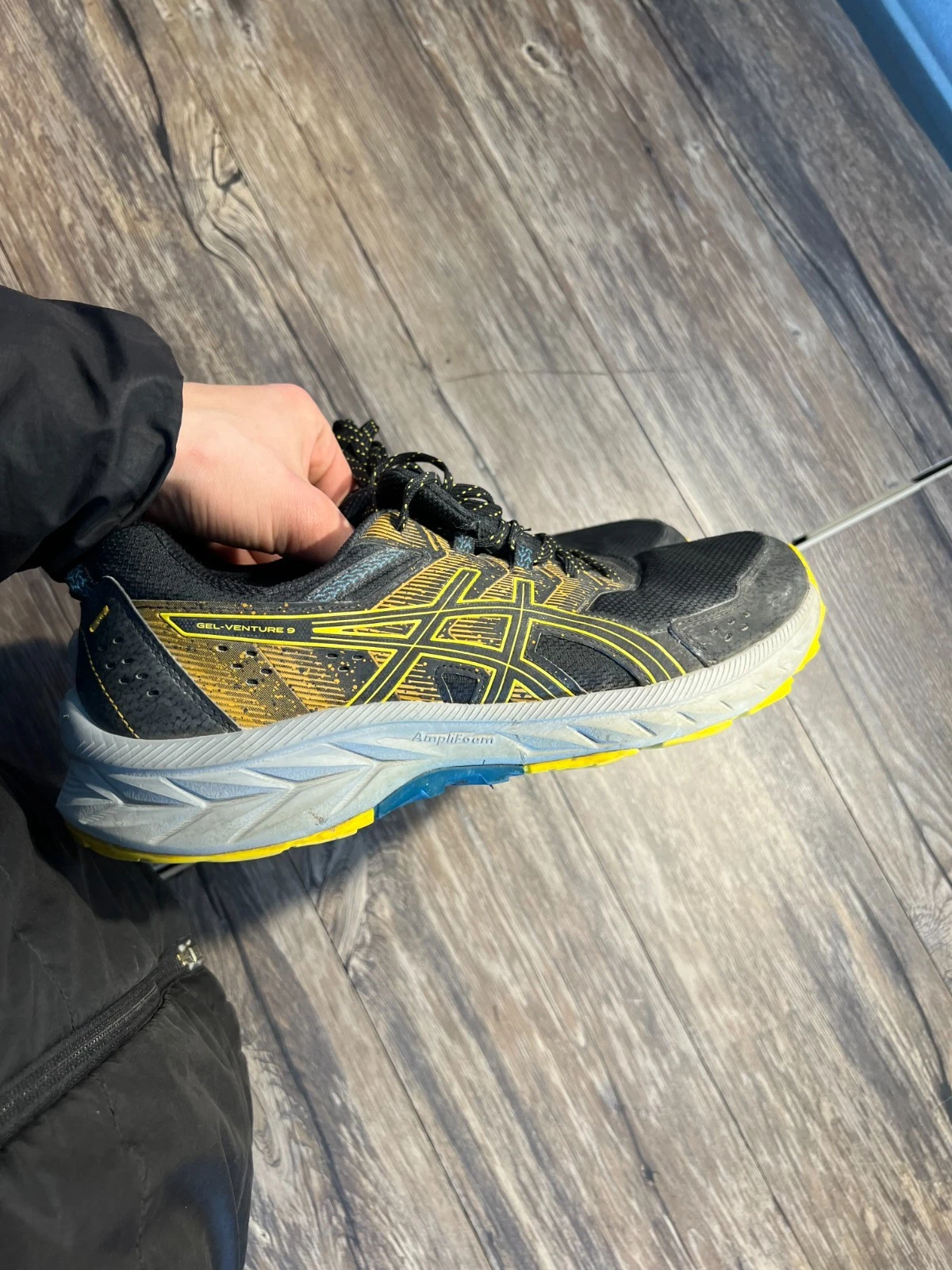 ASICS Gel Venture 9 1013A486 Running Shoes Men 9.5 Black Yellow Trail