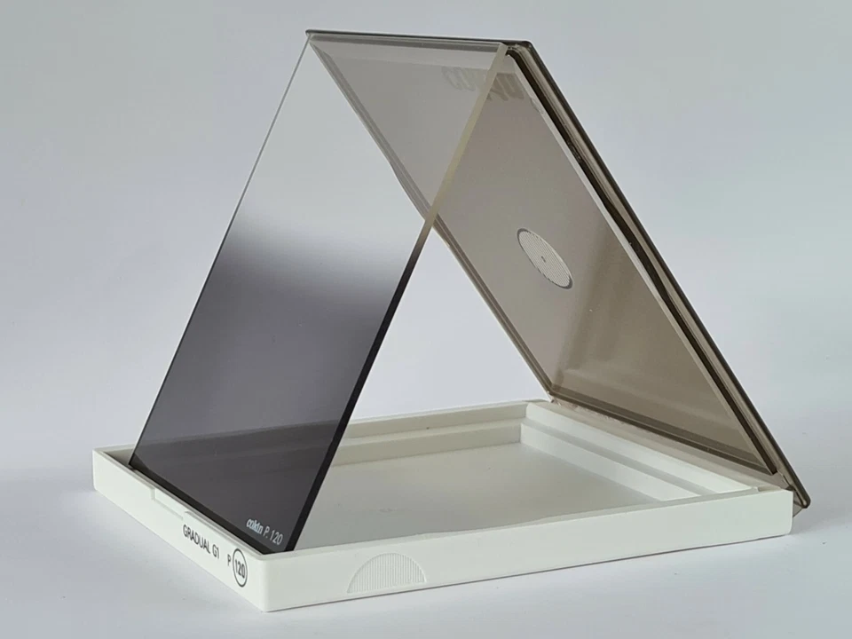 Cokin P-Series 84x100mm P.120 Gradual Grey Hard G1 Rectangle Filter - Image 4 of 4