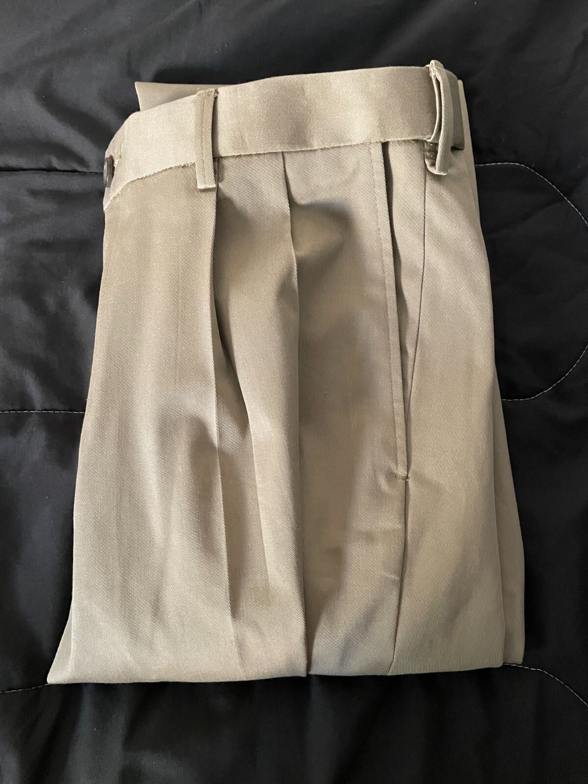 Haggar Pleated Classic Fit Pants | Men's 34x32 | Premium No Iron Khaki | NWT