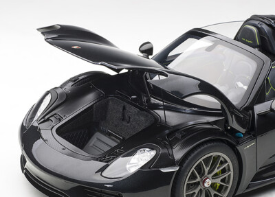 PORSCHE 918 SPYDER WEISSACH PACKAGE BLACK MET. 1/12 MODEL CAR BY