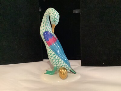 AUTHENTIC SIGN #5936 GREEN FISHNET GOLD GILT HEREND PORCELAIN DUCK FIGURINE NR