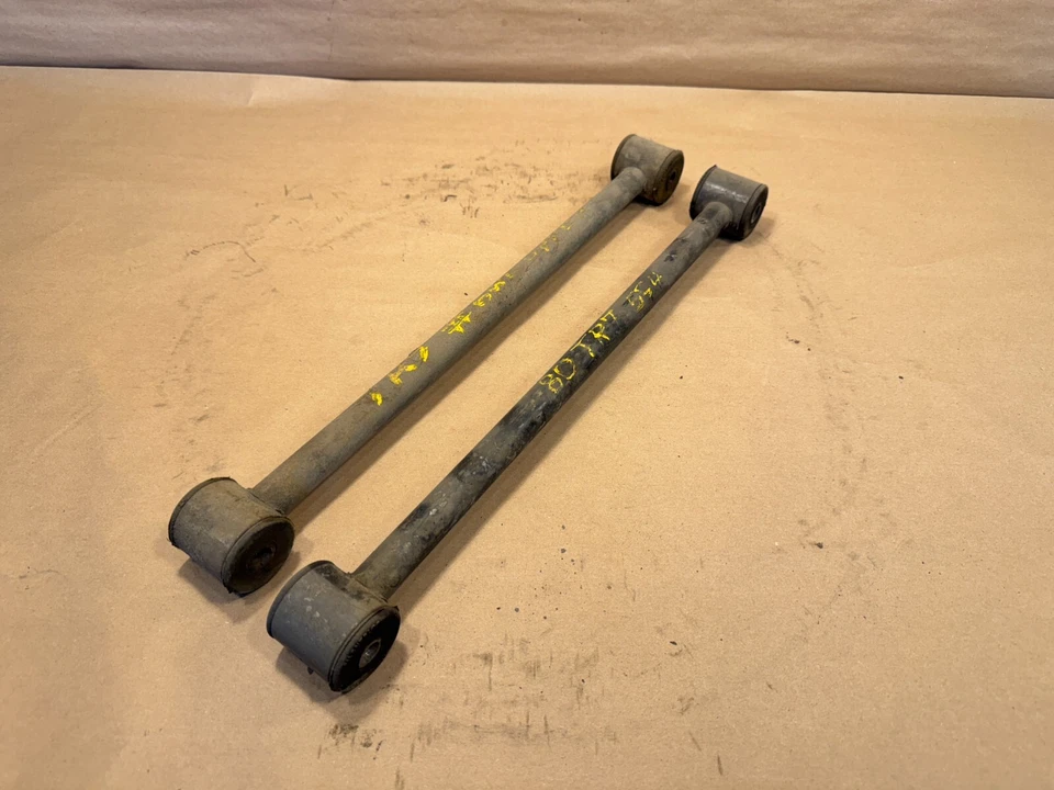 Juego de 2 conjuntos de eslabones superiores de suspensión trasera originales Triumph TR7 OEM Foto 2 de 4