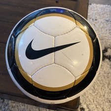 Nike Strike AEROWTRAC Official Match 