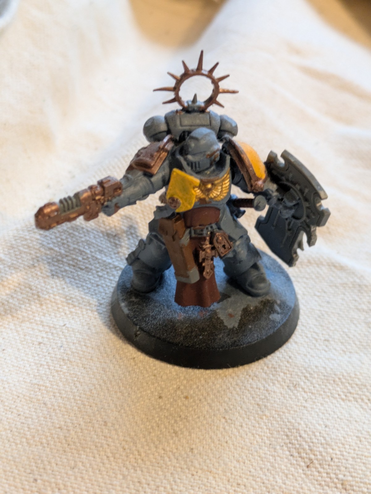 Indomitus Primaris Space Marine Ultramarines Lieutenant - Pain...