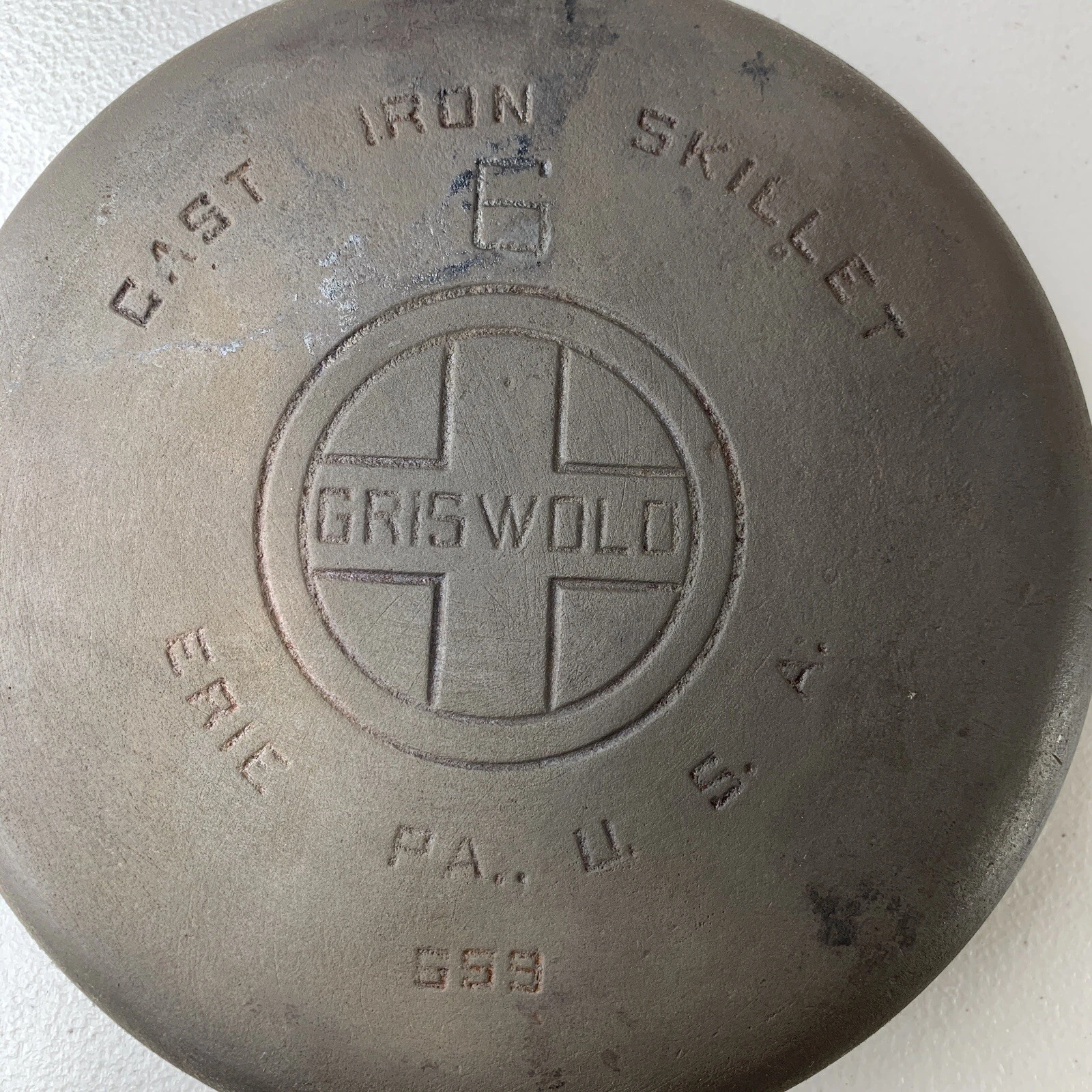 Vintage Griswold No 6 Cast Iron Skillet Erie PA USA 699 9” Across The Top rare
Opens in a new window