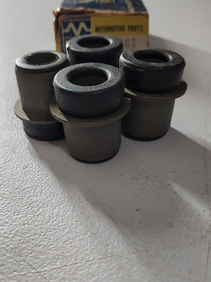 Juego de 4 bujes de brazo de control superior Pontiac 1963-1967 NORS K5162 12203 NUEVO Foto 2 de 4