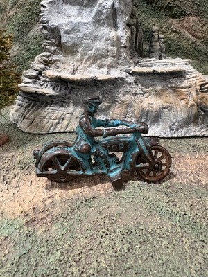 1930s cast iron Hubley motorcycle toys vintage!