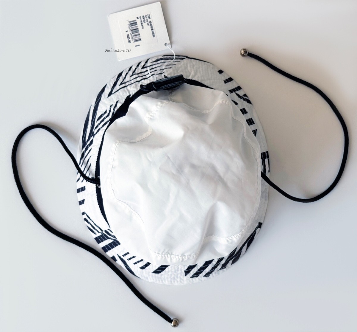 正品未使用chanelcocobeach ハット NWT 23M COCO BEACH CHANEL BLACK WHITE CC LOGO BUCKET CLOCHE HAT M