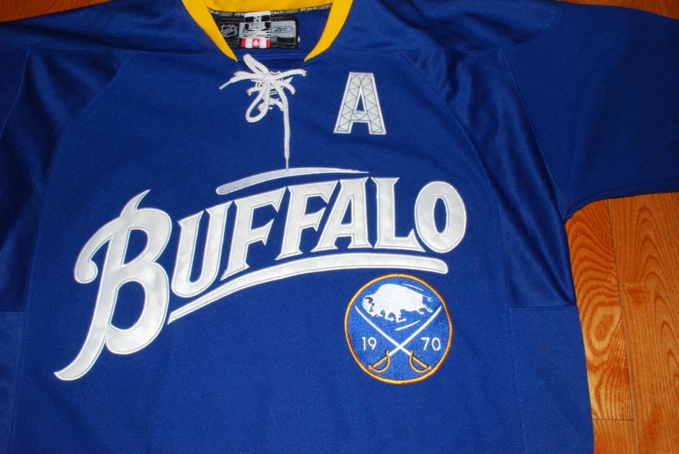 CAMISETA DE HOCKEY Reebok x CCM DEREK ROY #9 NHL BUFFALO Sabres Foto 2 de 4