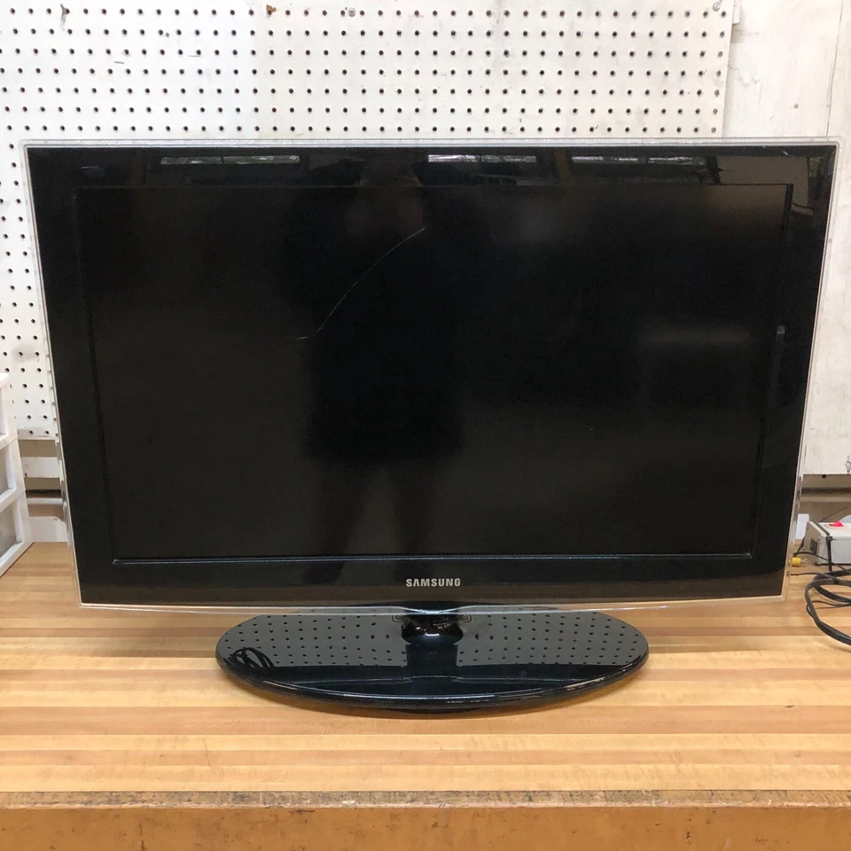 Sanyo DP32647 32” 720p LCD TV para Consola Retro Componente de Juegos S-VIDEO HDMI Foto 4 de 4