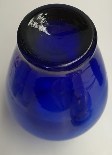 Vintage Handblown Blue Glass Vase 22cm Tall and 14cm Wide - Picture 5 of 5