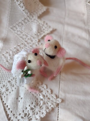 Nadelfilz Eiche Paar handgefertigte Hochzeit Mäuse Braut Bräutigam Geschenk/Kuchenaufleger