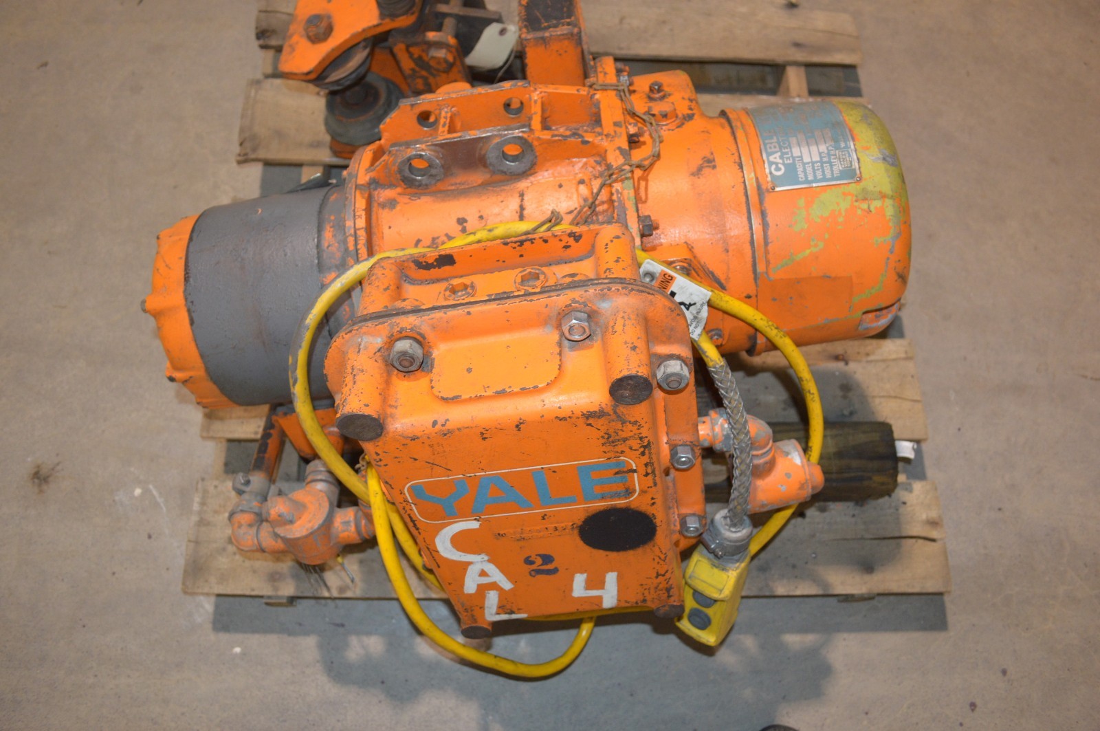 YALE CABLE KING MODEL 201P 1 TON ELECTRIC HOIST WITH MANUAL TROLLEY eBay