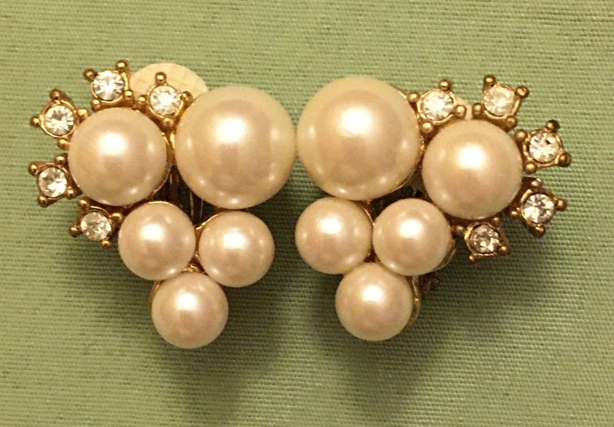PEARL RHINESTONE EARRINGS Gold-toned CLIP-ONS Vintage Costume